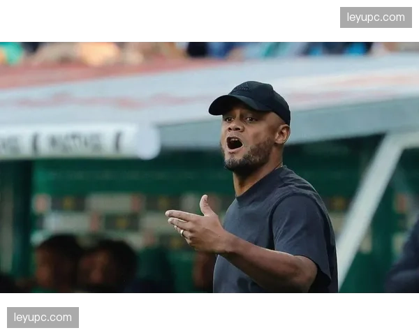 拜仁第34冠背后的战术演变：孔帕尼的执教哲学